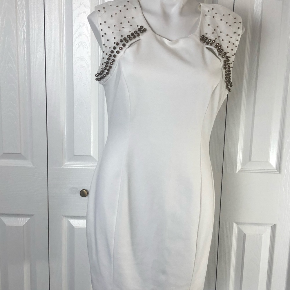 Ruby Rox Cream Colored Lined Sleeveless Dress with Gold Beads. Size 13 - Picture 9 of 12